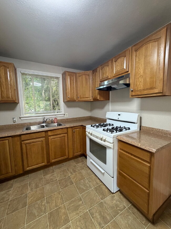 Building Photo - 2650 1/2 3rd Ave – Back unit-ADU | Merced, CA