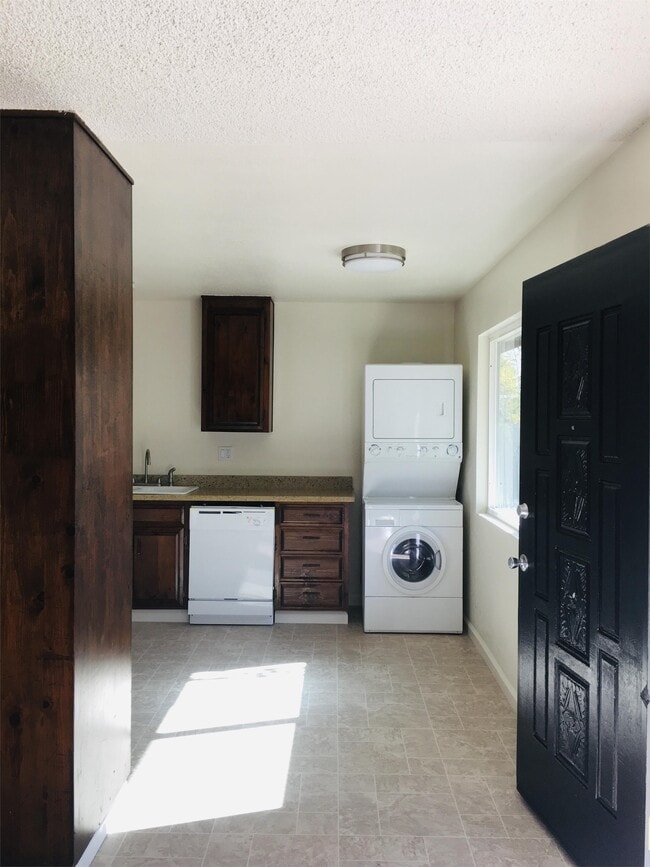 Building Photo - 209 Wright Ln