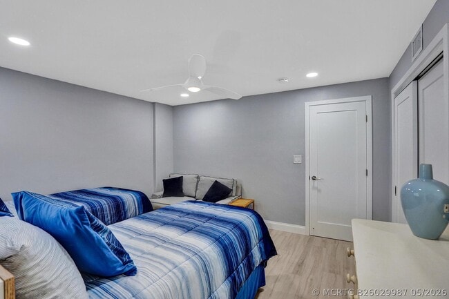 Building Photo - 1021 Hillsboro Mile