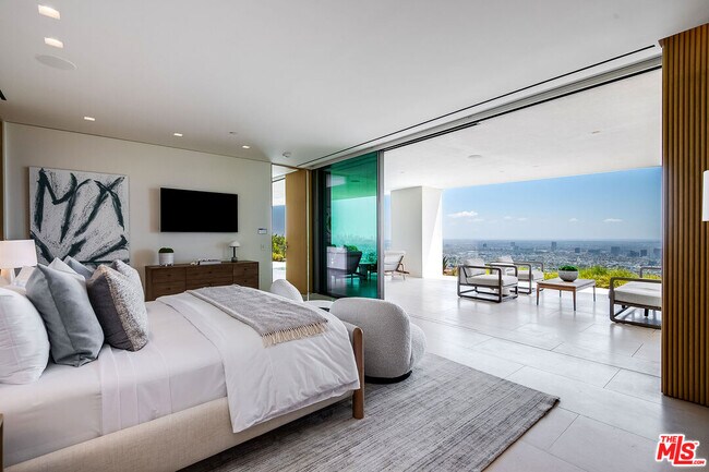 Building Photo - 9016 Thrasher Ave