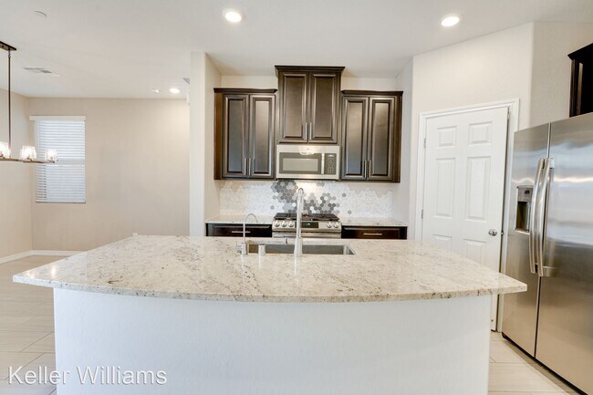 Building Photo - 3 br, 2.5 bath House - 932 Lotus Falls St