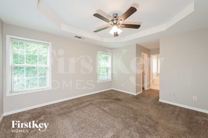 Building Photo - 1577 Silver Ridge Dr SW