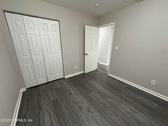 Building Photo - 7040 Arques Rd
