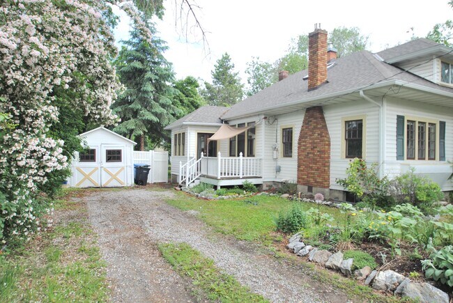 Building Photo - 271 Preston Ave