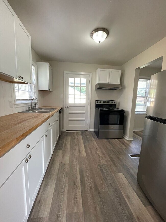 Building Photo - COME RELAX IN YOUR NEW HOME!