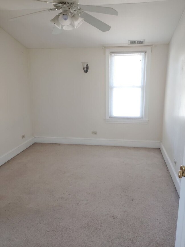 Building Photo - 2619 Prarie