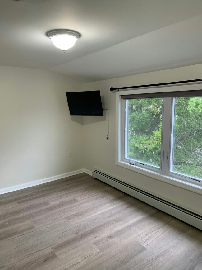 Building Photo - 141 Humphrey St