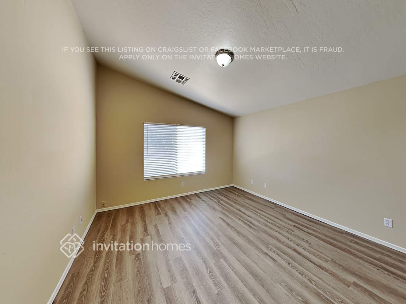 Building Photo - 9119 E Fairfield St