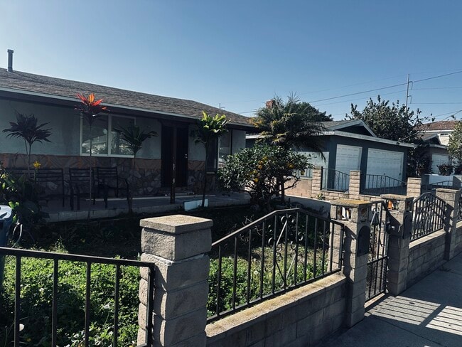 Building Photo - 4422 W 164th St