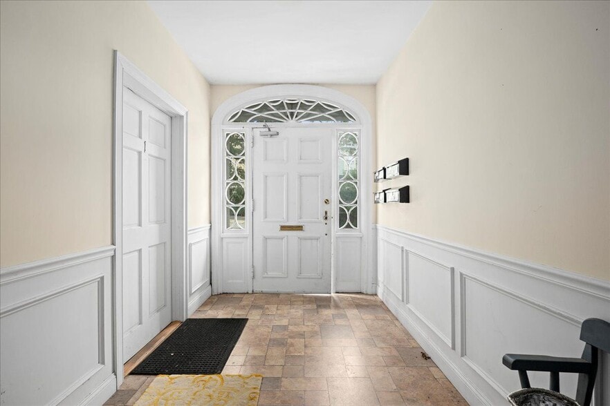 Building Photo - 36 Cedar St