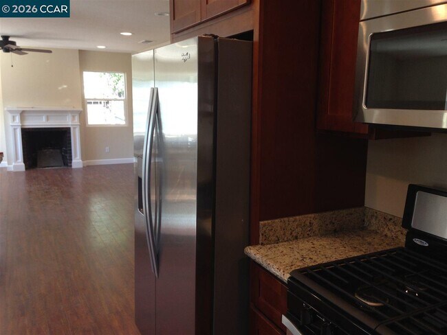 Building Photo - 1448 Rosal Ln