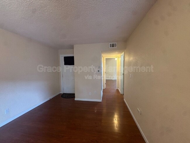 Building Photo - 10782 E Exposition Ave