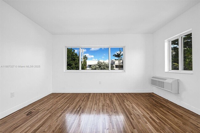 Building Photo - 320 85th St