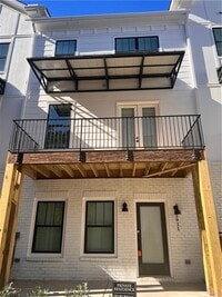 Building Photo - 2011 Oak Ln NW