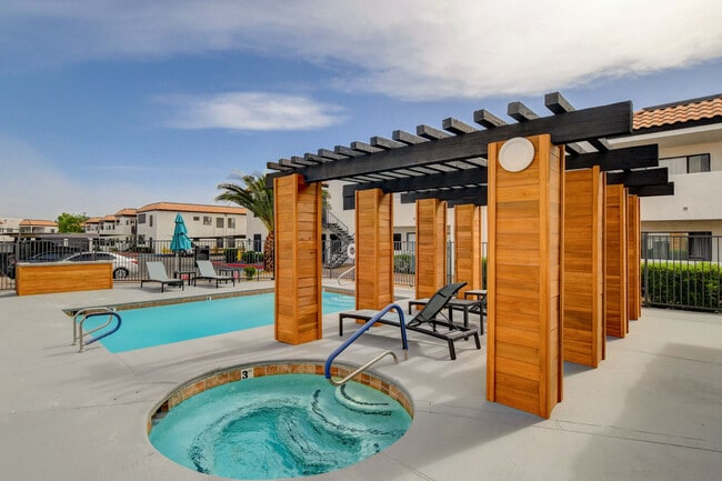 Building Photo - Tides On Indios
