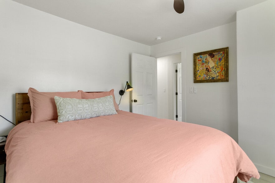 Building Photo - 4300 N 9th Ave