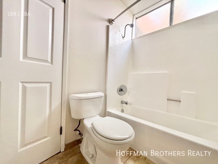 Building Photo - 1225 N Cherokee Ave