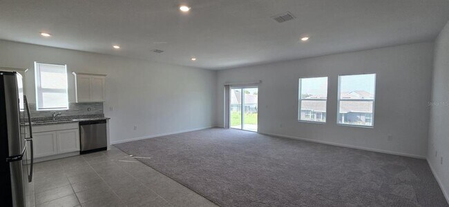 Building Photo - 474 Hennepin Lp