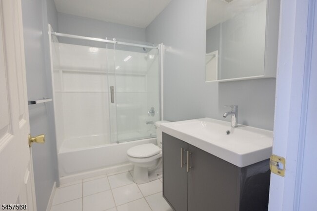 Building Photo - 372 Bramhall Ave