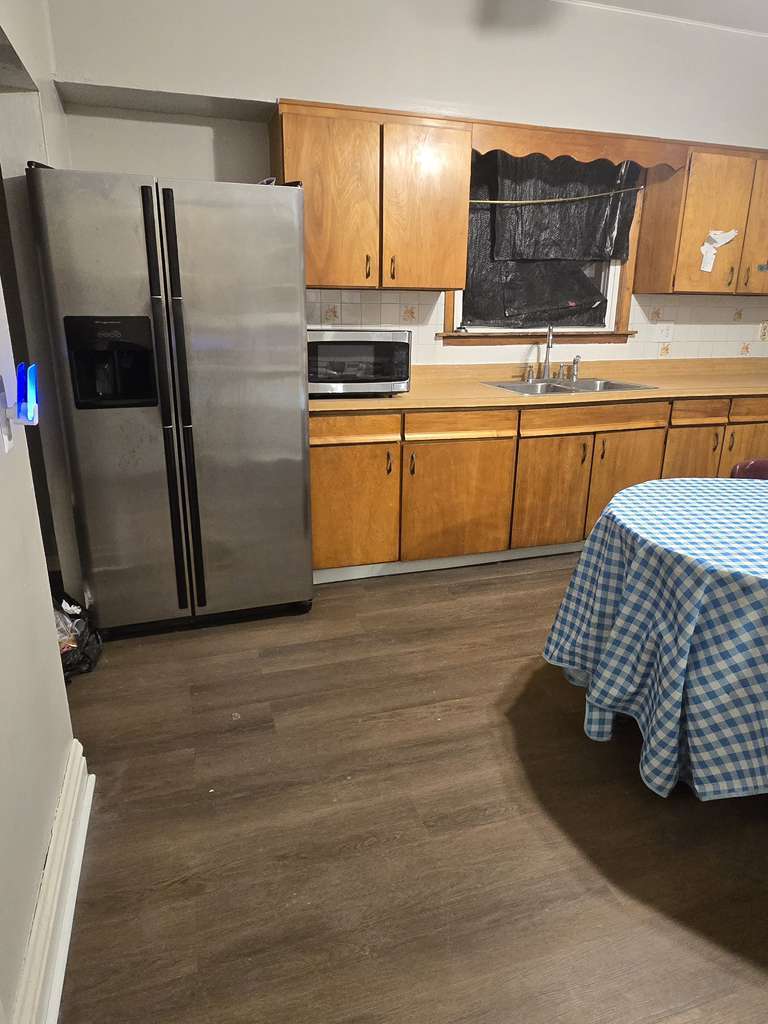 Building Photo - 8445 S Marquette Ave