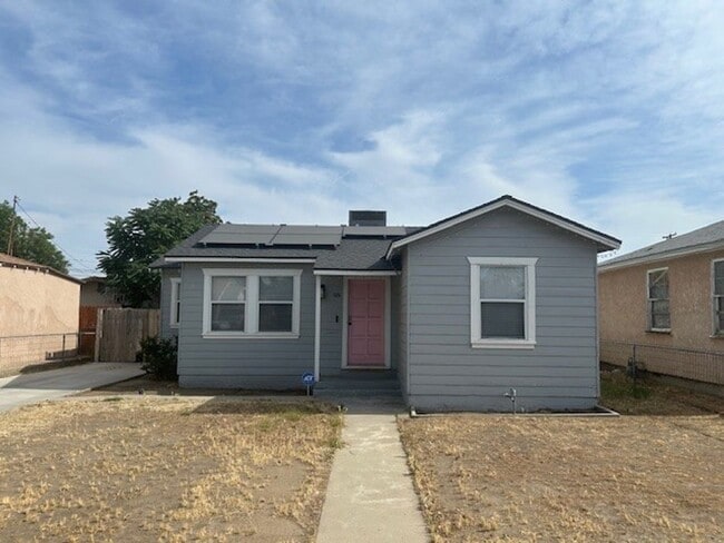 Building Photo - 515 30th St