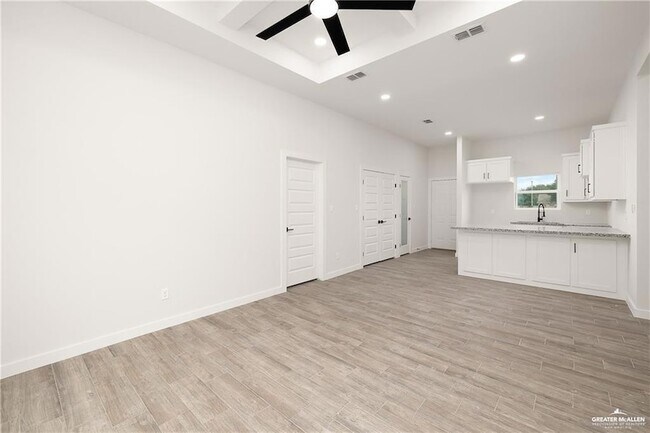 Building Photo - 1321 Joscelyn Dr