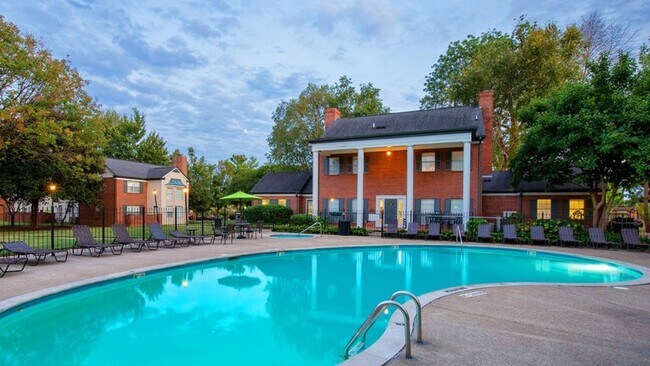 Building Photo - 1008 Village Green Crossing