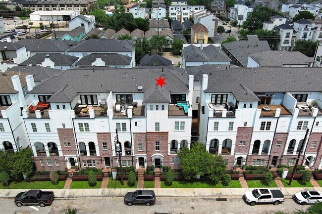 Building Photo - 1818 Dart St