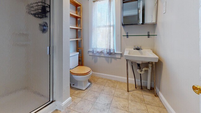 Building Photo - Spacious Apartments in Prime East Rock by East Rock Park!