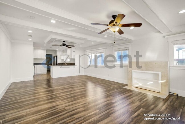 Building Photo - 4315 La Salle Ave