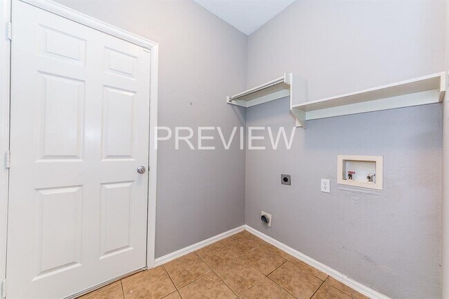 Building Photo - 2504 Prospect Hill Dr