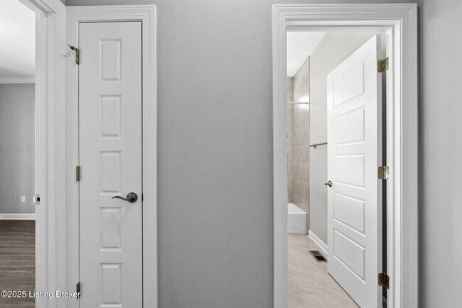 Building Photo - 5919 Ruby Fls Dr