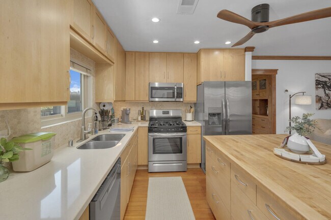 Building Photo - 1072 Johnson Ave