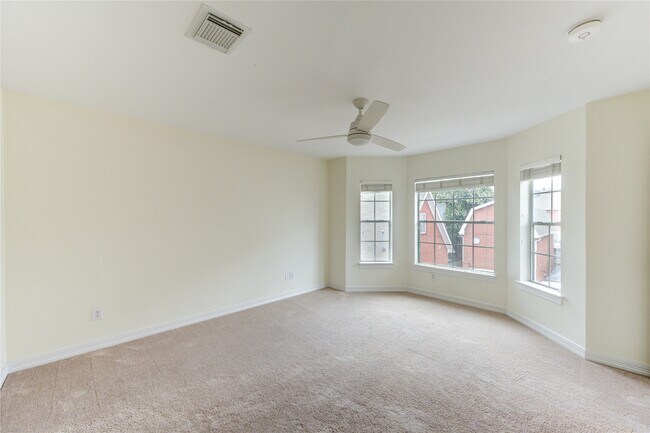 Building Photo - 1520 Park St