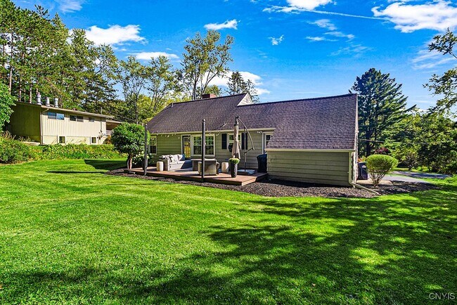 Building Photo - 15 Fineview Dr