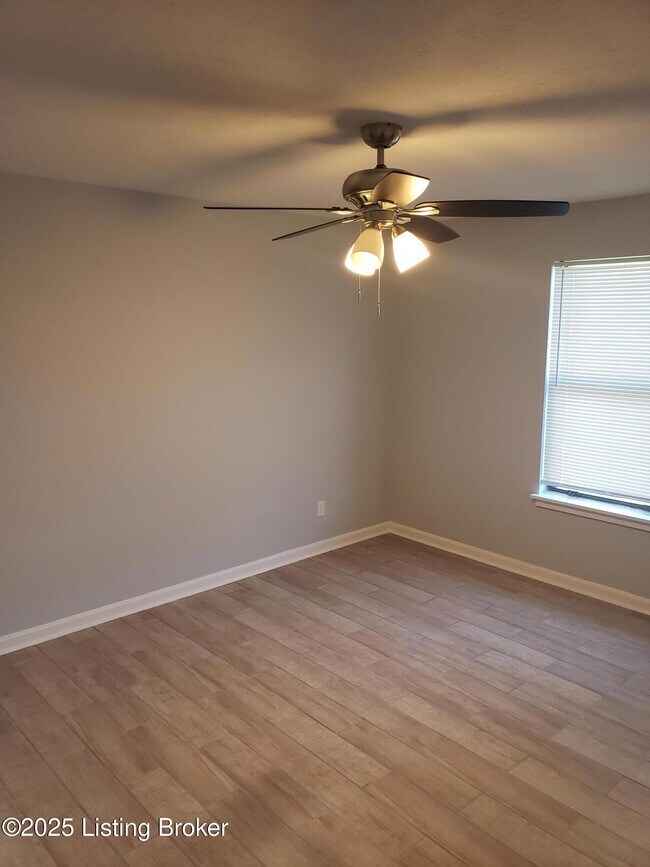 Building Photo - 102 E Florence Ave