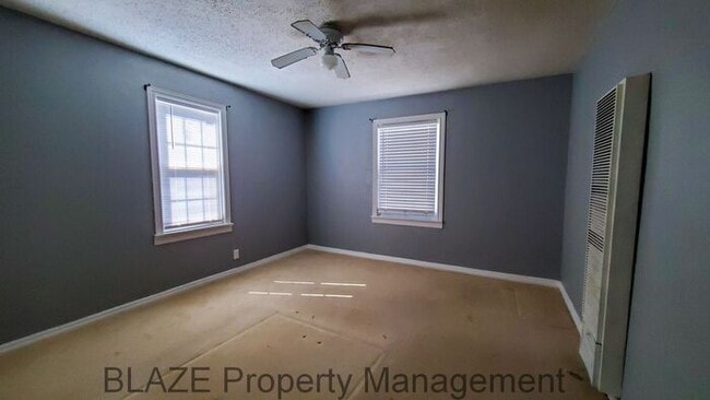 Building Photo - 2 Bedroom in Lawndale