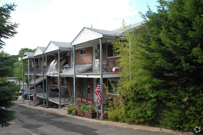 Primary Photo - 344 Grand Ave