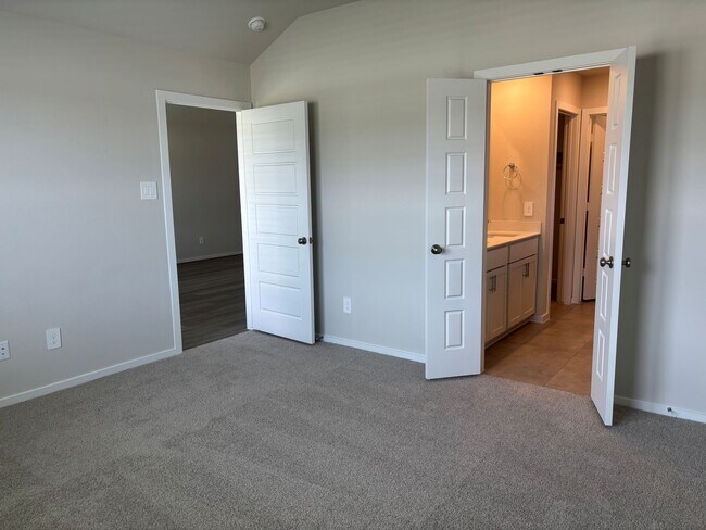 Building Photo - 14150 Granger Pointe Ln