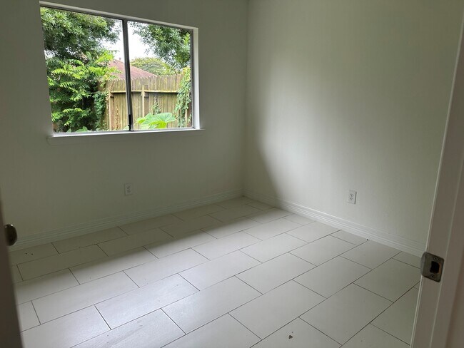 Building Photo - 138 Coffee Ln