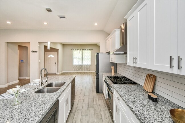 Building Photo - 1507 5th St