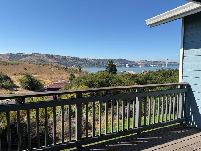 Building Photo - 310 Spyglass Pkwy