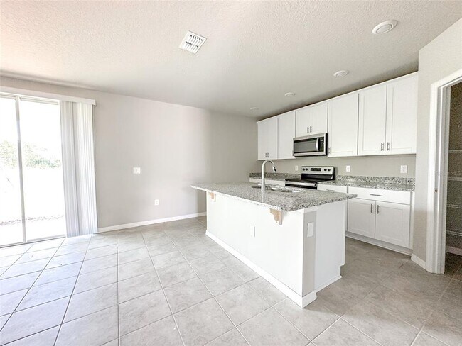 Building Photo - 484 Sun Warbler Wy