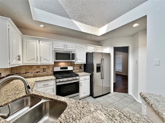 Building Photo - 906 Moore St