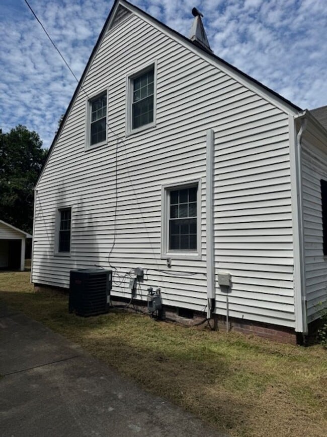 Building Photo - 1308 Holman St