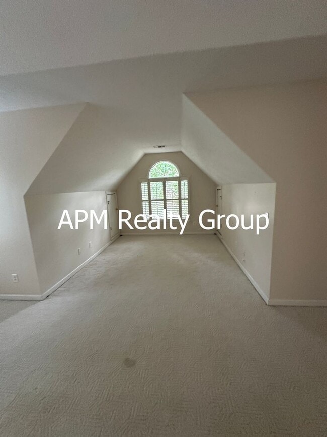 Building Photo - 109 Rolling Creek Cir