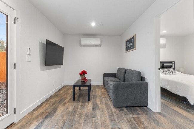 Building Photo - 1316 Grand Ave