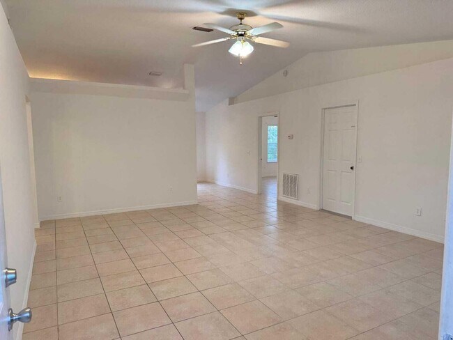 Building Photo - 865 17th Ln SW