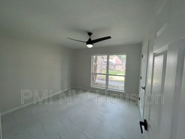 Building Photo - 2685 Gessner Rd