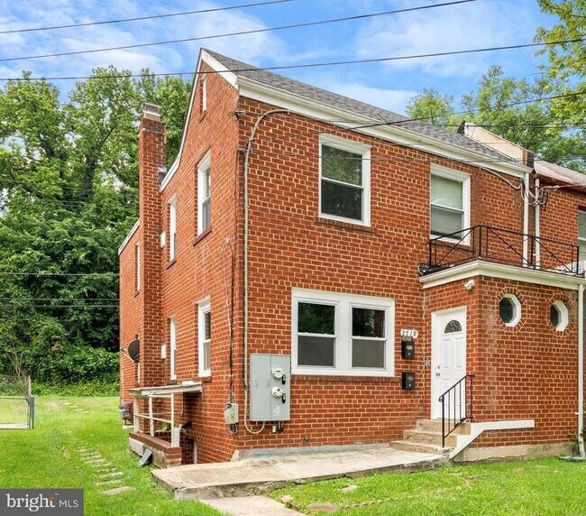 Building Photo - 2719 Fort Baker Dr SE